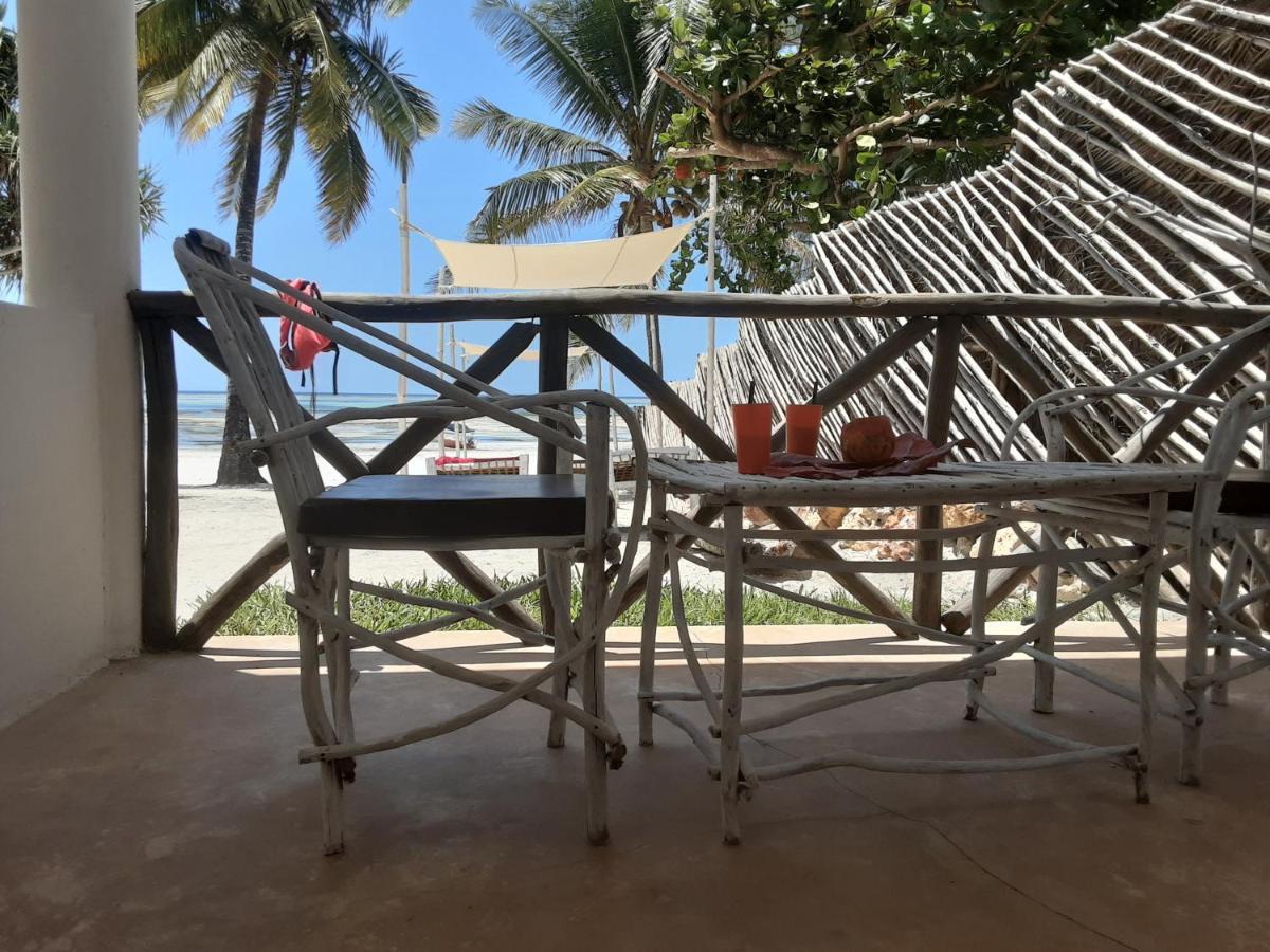 Ayla Beach House Кивенгва Номер фото